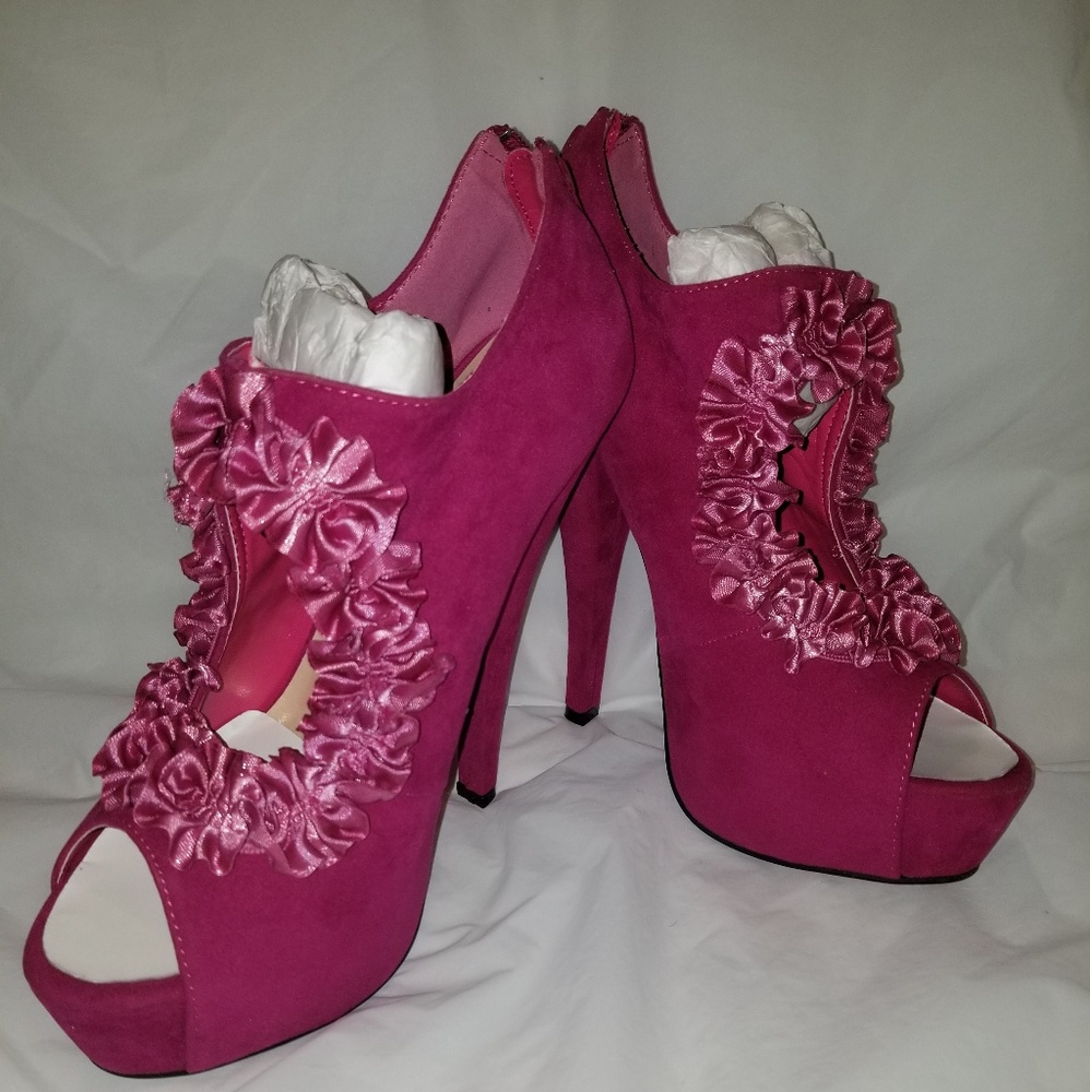 THBoxes Pink Heels